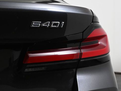 Certified 2022 BMW 540i xDrive w/ M Sport Package image 13