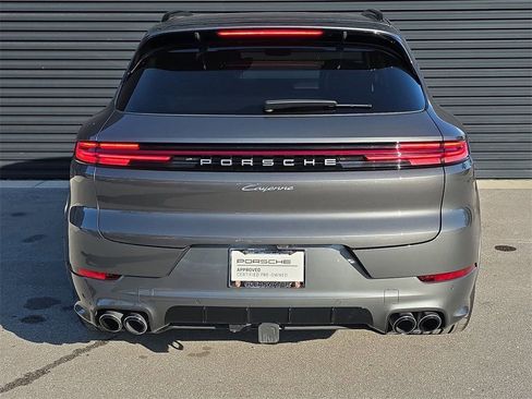 Certified 2025 Porsche Cayenne Base image 6