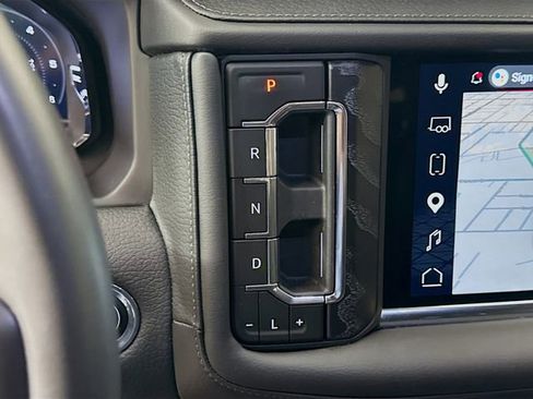 Used 2023 GMC Yukon XL Denali AWD/4WD image 19