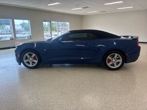 Used 2019 Chevrolet Camaro LT w/ Technology Package RWD image 9
