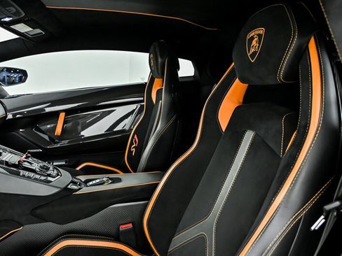 Used 2019 Lamborghini Aventador SVJ AWD/4WD image 23
