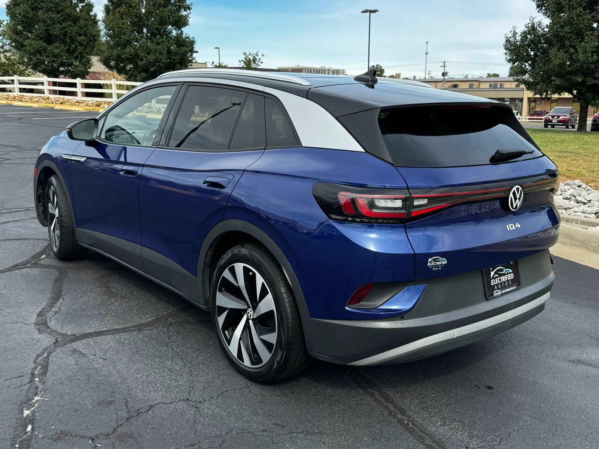 Used 2021 Volkswagen ID.4 Pro S w/ Gradient Package RWD image 4