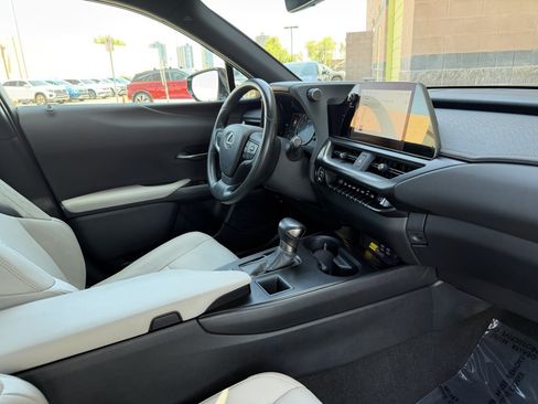 Used 2024 Lexus UX 250h FWD image 36