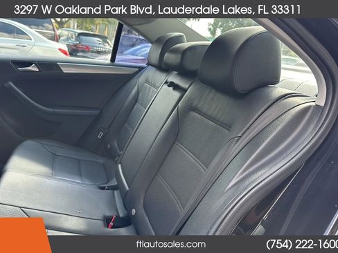 Used 2017 Volkswagen Jetta SE FWD image 25
