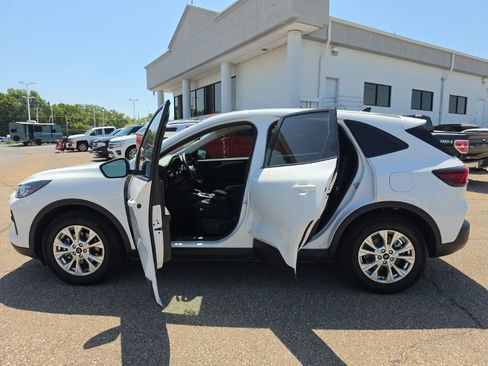 Certified 2025 Ford Escape Active w/ Tech Pack #1 FWD image 4