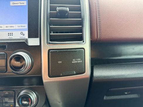 Used 2019 Ford F150 Platinum w/ Equipment Group 701A Luxury image 30