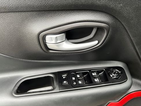 Used 2023 Jeep Renegade Trailhawk w/ Trailhawk Elite Group image 14