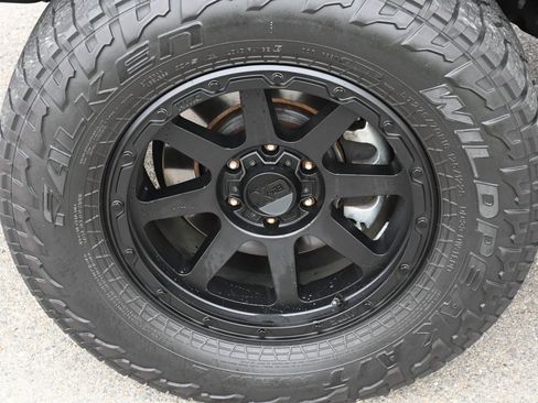 Used 2017 Ford F150 Lariat image 6