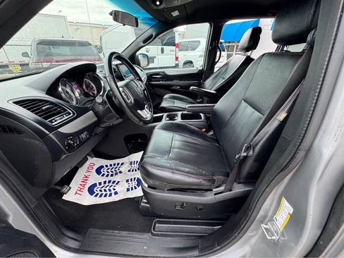 Used 2015 Dodge Grand Caravan R/T image 14