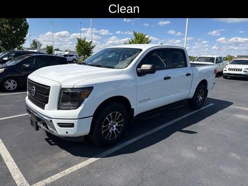 Used 2022 Nissan Titan SV w/ SV Convenience Package AWD/4WD image 9