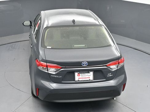 Used 2025 Toyota Corolla LE image 31