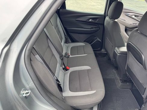 Used 2023 Chevrolet TrailBlazer LS FWD image 24