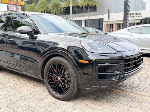 Used 2025 Porsche Cayenne GTS image 7