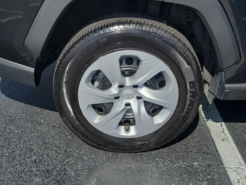 Certified 2025 Toyota RAV4 LE AWD/4WD image 6