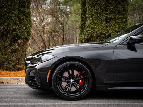 Used 2023 BMW M440i Convertible w/ Premium Package image 10