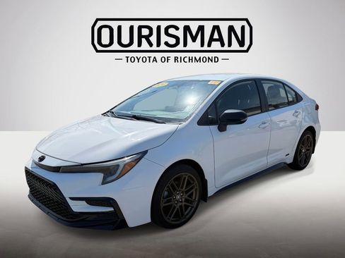 Certified 2024 Toyota Corolla SE w/ Convenience Package image 4