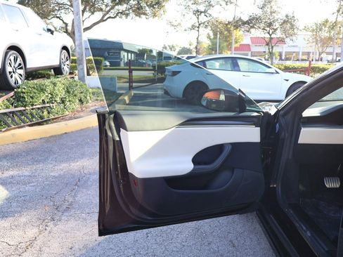 Used 2023 Tesla Model S Plaid image 27