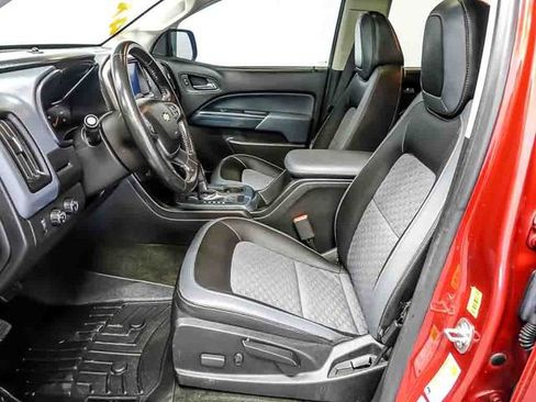 Used 2015 Chevrolet Colorado Z71 w/ LPO, Bed Protection Package AWD/4WD image 12