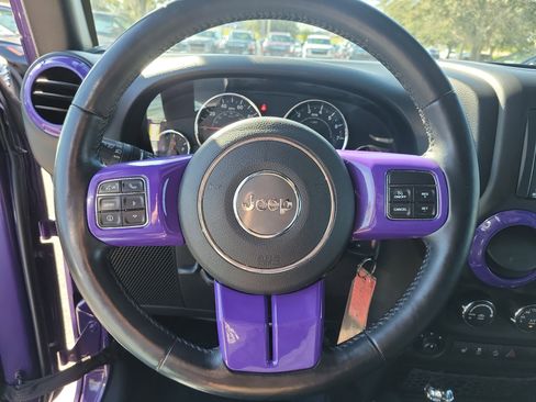 Used 2017 Jeep Wrangler Unlimited Sahara w/ Connectivity Group image 23