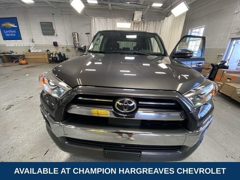 Used 2022 Toyota 4Runner Limited AWD/4WD image 39