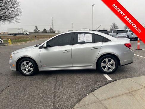 Used 2016 Chevrolet Cruze LT image 6