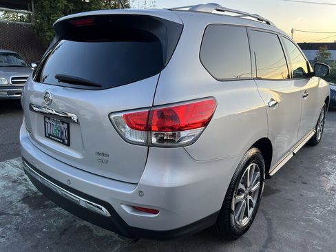 Used 2015 Nissan Pathfinder SV AWD/4WD image 5