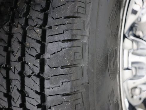 Used 2021 Nissan NV 3500 SL image 17