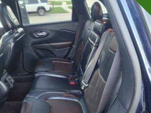 Used 2016 Jeep Cherokee Limited w/ Luxury Group AWD/4WD image 8