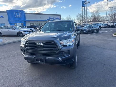 Used 2018 Toyota Tacoma SR w/ SR Convenience Package image 3