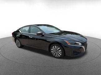 Used 2025 Nissan Altima 2.5 SV FWD video 2