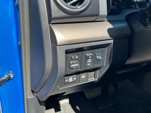 Used 2018 Toyota Tundra SR5 w/ SR5 Upgrade Package AWD/4WD image 15