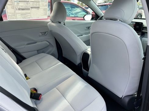 New 2026 Hyundai Kona SE image 21