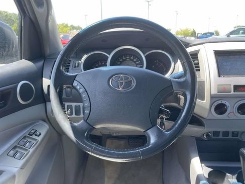 Used 2011 Toyota Tacoma PreRunner w/ SR5 Pkg #2 RWD image 13