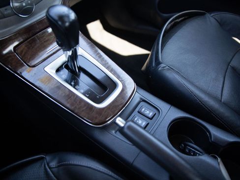 Used 2014 Nissan Sentra SL w/ Premium Package image 15