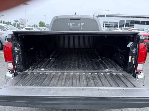 Used 2023 Toyota Tacoma TRD Sport AWD/4WD image 9