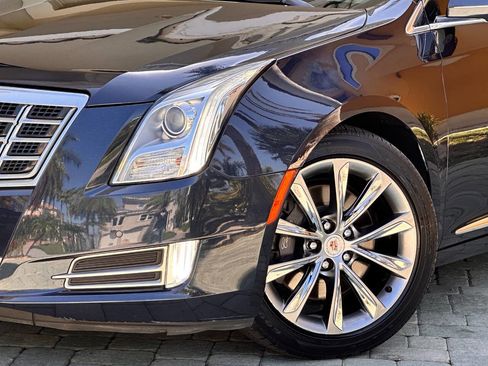 Used 2013 Cadillac XTS Luxury image 3
