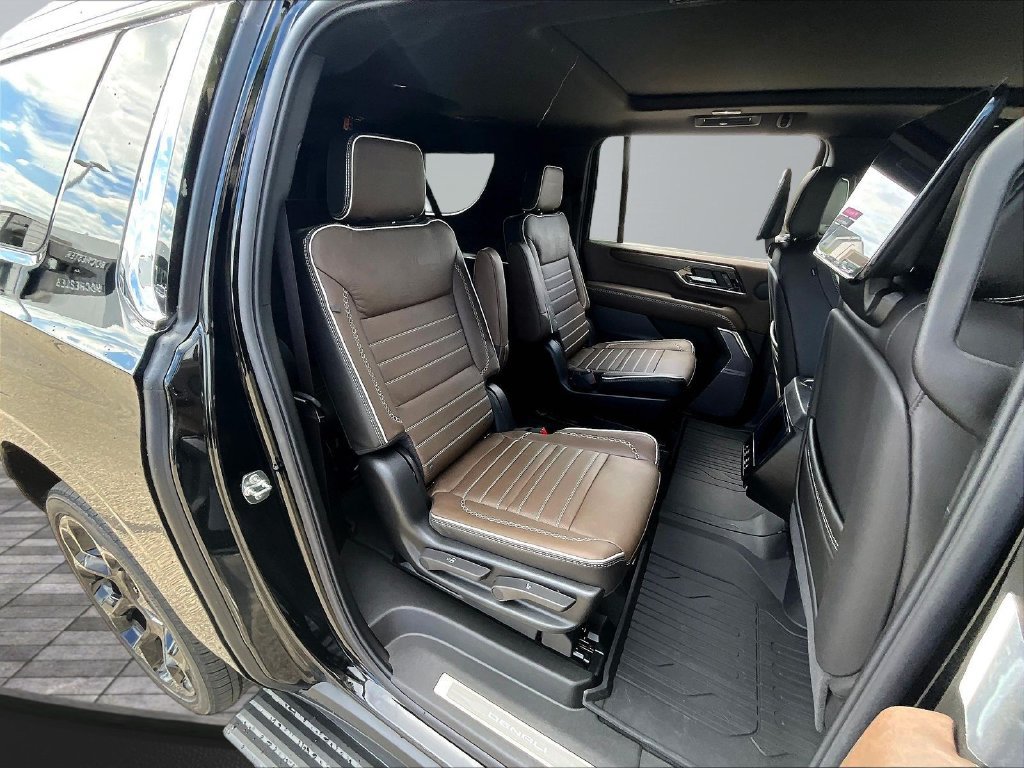 New 2026 GMC Yukon XL Denali Ultimate AWD/4WD image 10
