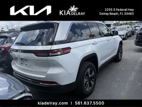 Used 2023 Jeep Grand Cherokee 4WD 4xe image 2