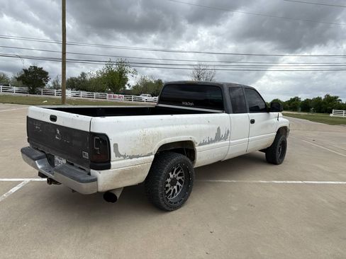 Used 1997 Dodge Ram 2500 Truck 2WD Club Cab image 3