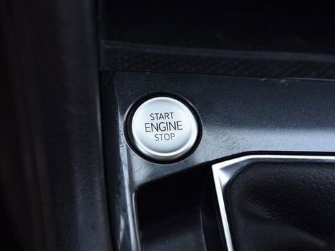 Used 2023 Volkswagen Tiguan SE FWD image 16
