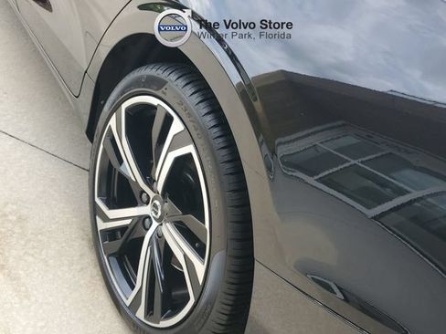 Used 2025 Volvo S60 B5 Plus FWD image 5