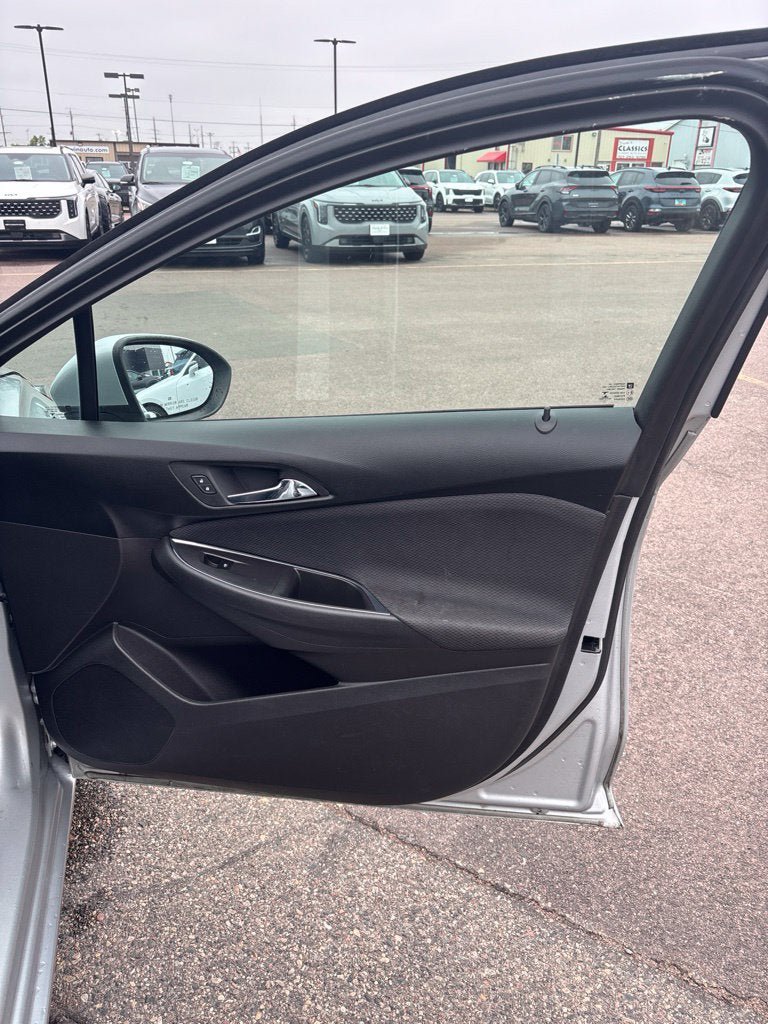 Used 2017 Chevrolet Cruze LS FWD image 28