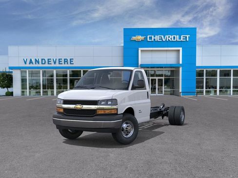 New 2026 Chevrolet Express 3500 w/ Power Convenience Package RWD image 10