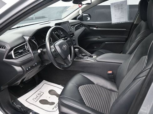 Used 2021 Toyota Camry SE image 19