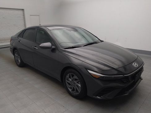 Used 2024 Hyundai Elantra SEL FWD image 13
