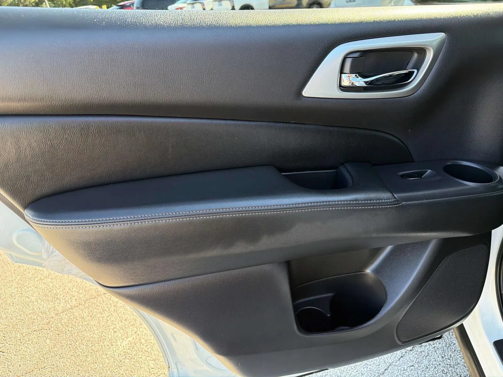Used 2019 Nissan Pathfinder SV FWD image 18