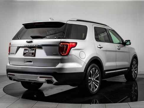 Used 2017 Ford Explorer Platinum image 10