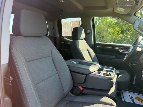Used 2023 Chevrolet Silverado 1500 LT AWD/4WD image 24