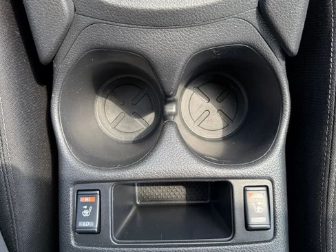 Used 2019 Nissan Rogue SV image 25