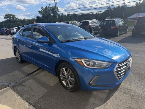 Used 2017 Hyundai Elantra SE w/ SE A/T Tech Package 03 FWD image 3